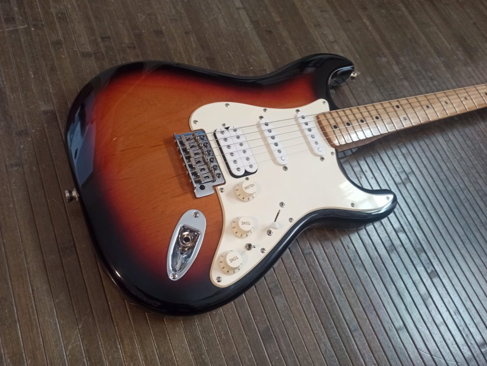 Fender Stratocaster MIM Brown Sunburst 2016
