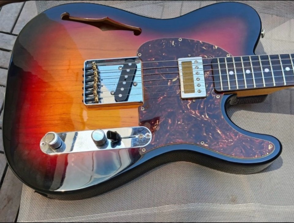 G&L ASAT Classic Bluesboy Semi-Hollow 2006 made in USA de segunda mano · Foto 3 de 10 · Murcia