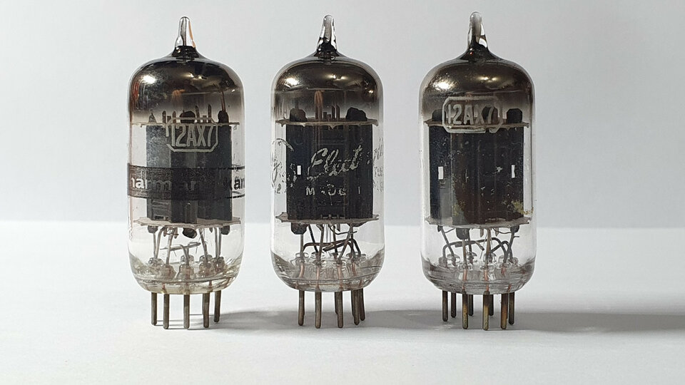 Válvula previo NOS GE 12AX7 Long Black Plate 1950's (ECC83 / 7025)