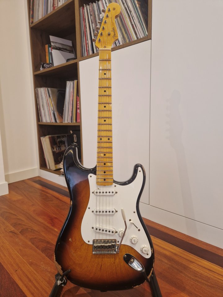 Fender Custom Shop 1955 Stratocaster heavy relic 2TS (2023) de segunda mano · Foto 1 de 10 · Pontevedra · 3000 €