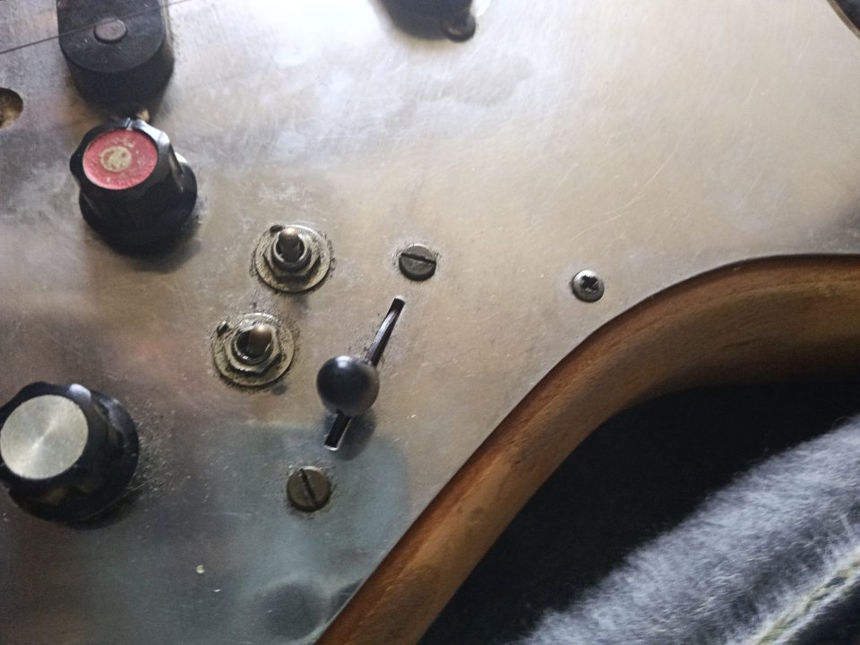 Fender strato japonesa de segunda mano · Foto 10 de 10 · A Coruña · 500 €