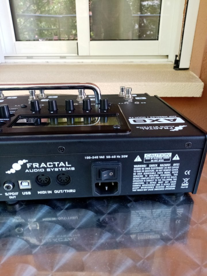 Fractal Audio AX8 (AXE II en formato pedalera)