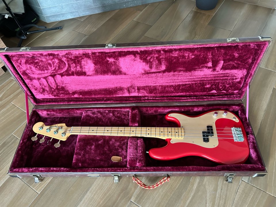 Fender Vintera 50s Precision Bass de segunda mano · Foto 10 de 10 · Madrid · 1000 €