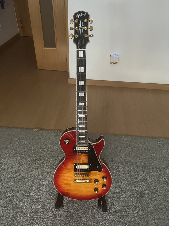 Epiphone Les Paul Custom de segunda mano · Foto 5 de 10 · Madrid · 800 €