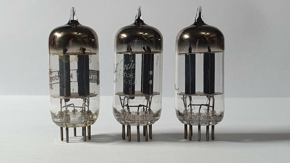 Válvula previo NOS GE 12AX7 Long Black Plate 1950's (ECC83 / 7025)