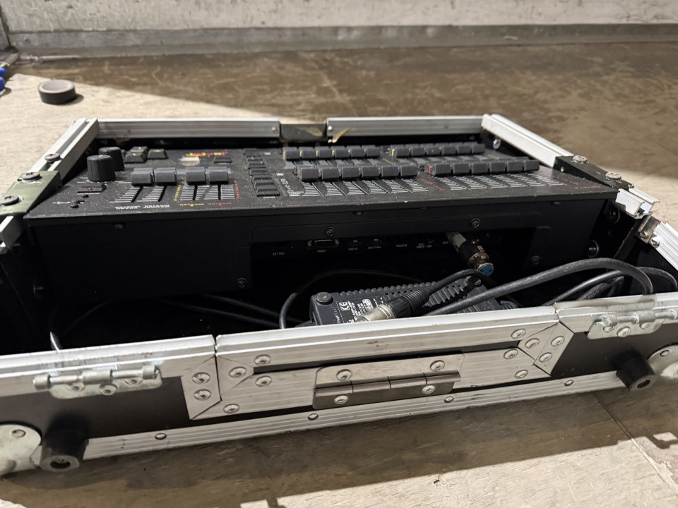 Zero 88 Jester 12/24 Escritorio de control de iluminación