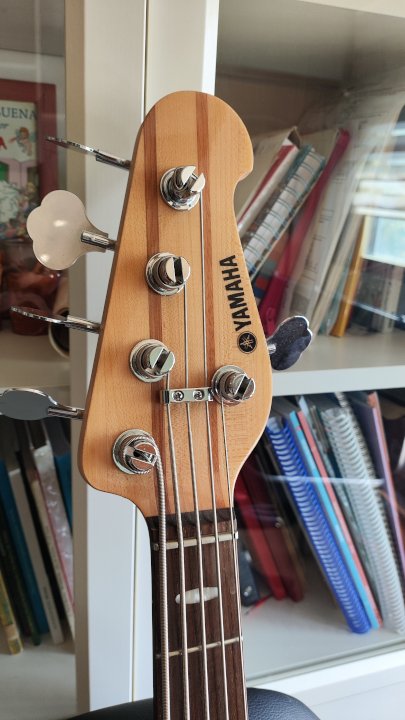 Yamaha BB1025X con estuche de segunda mano · Foto 4 de 6 · Madrid · 1000 €
