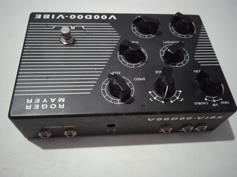 Roger Mayer Voodoo Vibe made in UK de los 2000's de segunda mano · Foto 2 de 4 · Madrid · 495 €