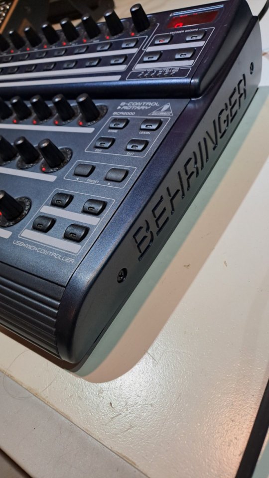 Behringer BCR2000