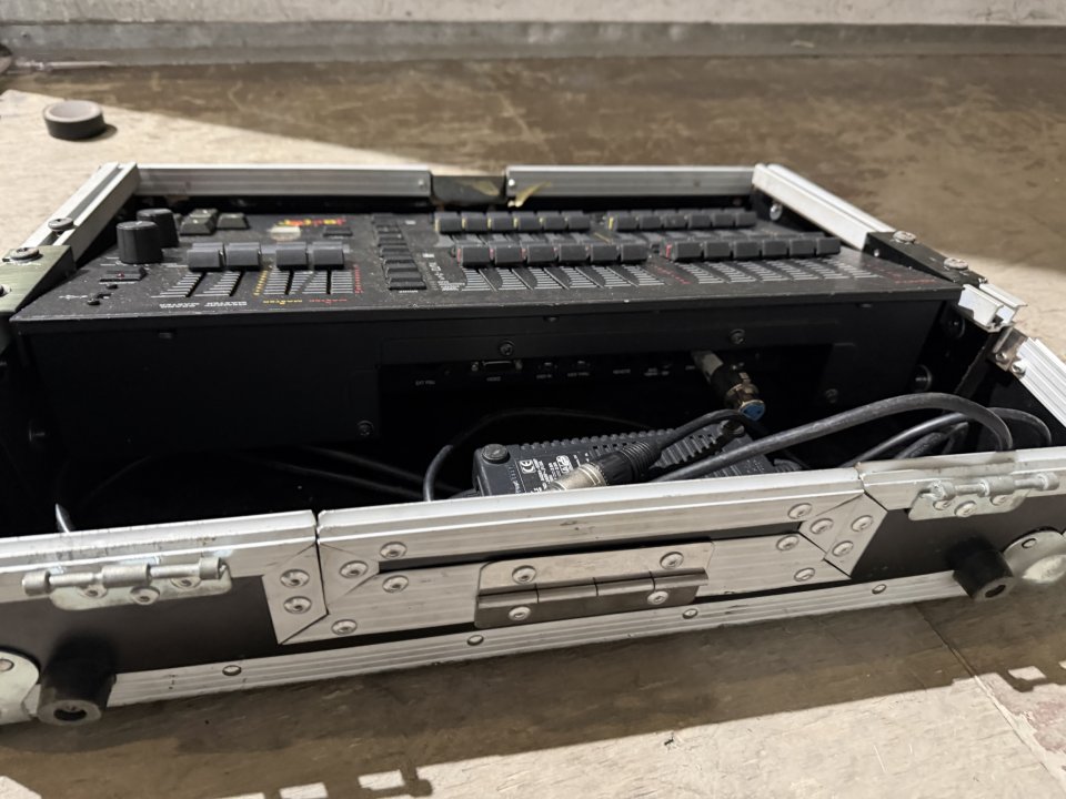 Zero 88 Jester 12/24 Escritorio de control de iluminación