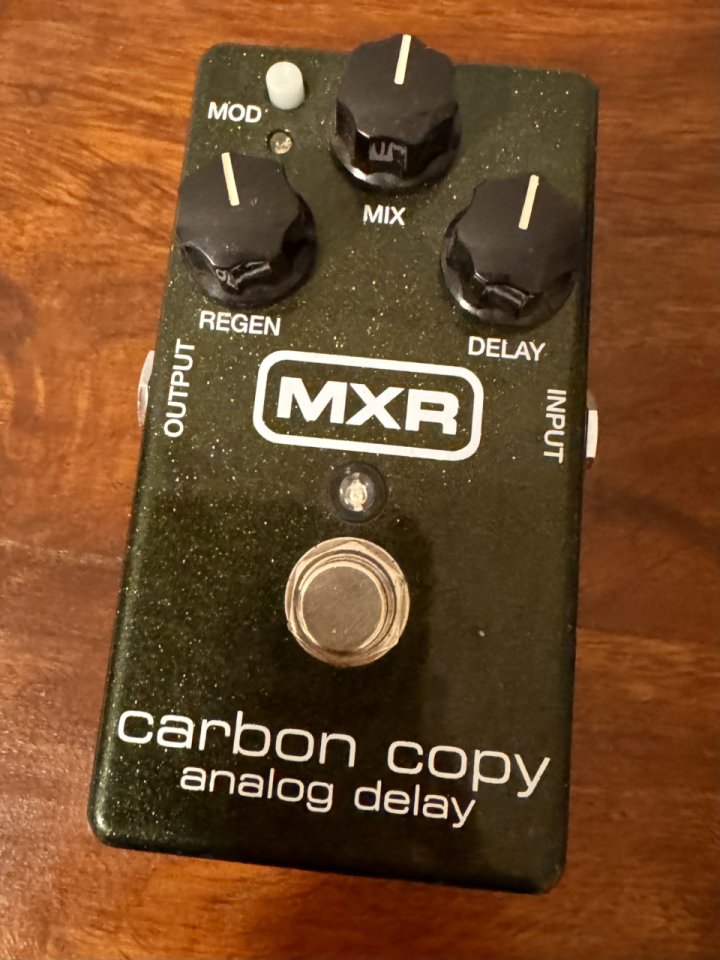 Delay analógico MRX Carbon Copy