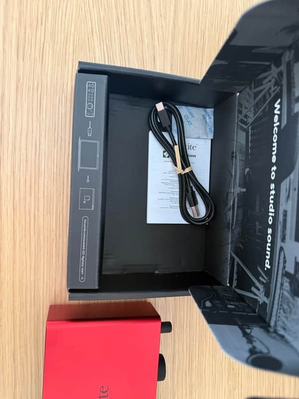 Focusrite Scarlett 2i2 4th Gen de segunda mano · Foto 2 de 2 · Cádiz · 85 €