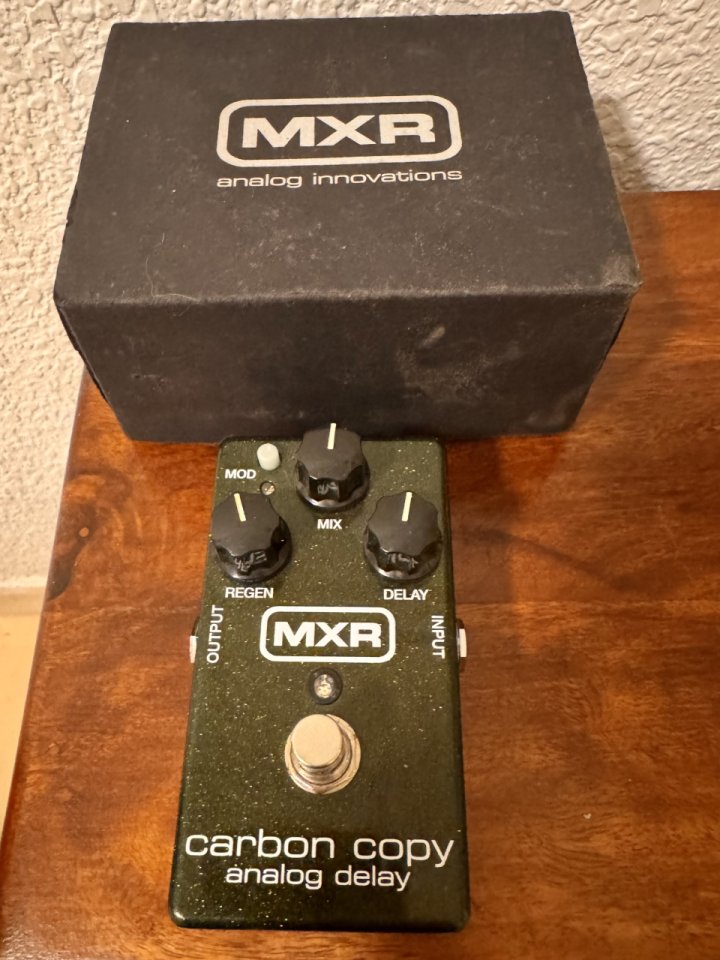 Delay analógico MRX Carbon Copy