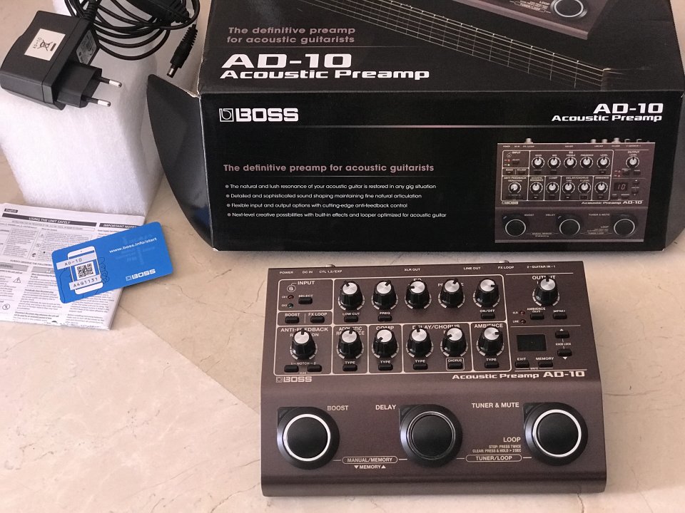 Boss AD-10 – Preamp/DI para guitarra acústica (como nuevo)