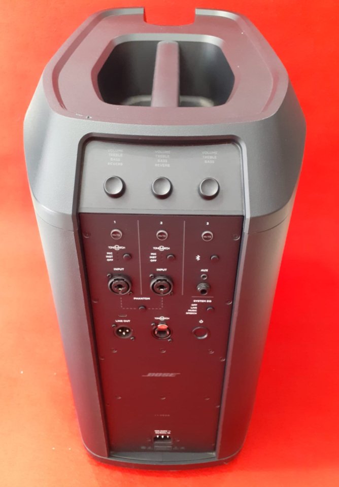 Bose L1 Pro8 de segunda mano · Foto 5 de 7 · Girona · 965 €