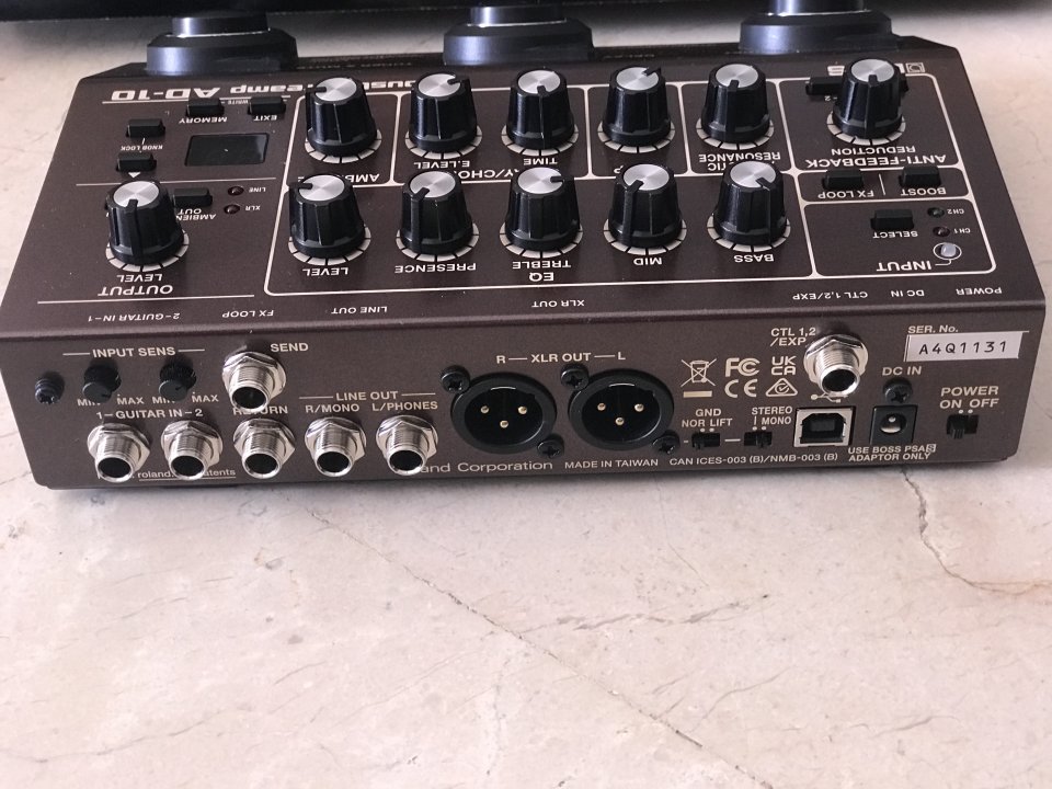 Boss AD-10 – Preamp/DI para guitarra acústica (como nuevo)