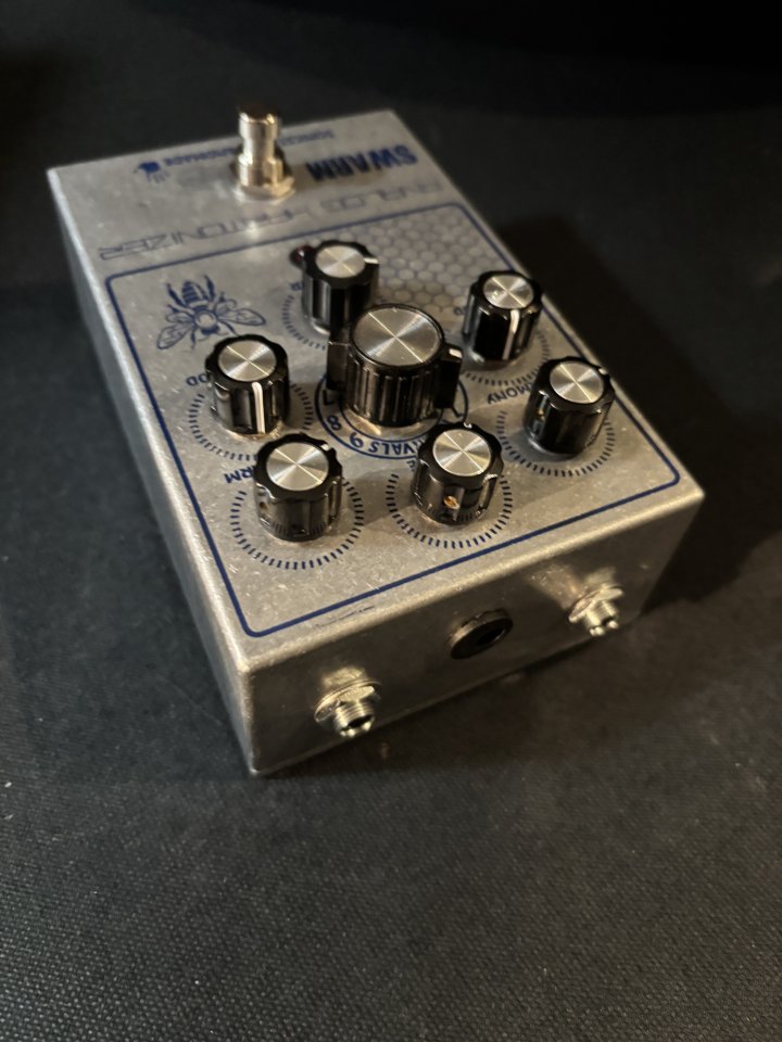 Sonicstage Swarm Analog Harmonizer Pedal de segunda mano · Foto 2 de 4 · Girona · 135 €