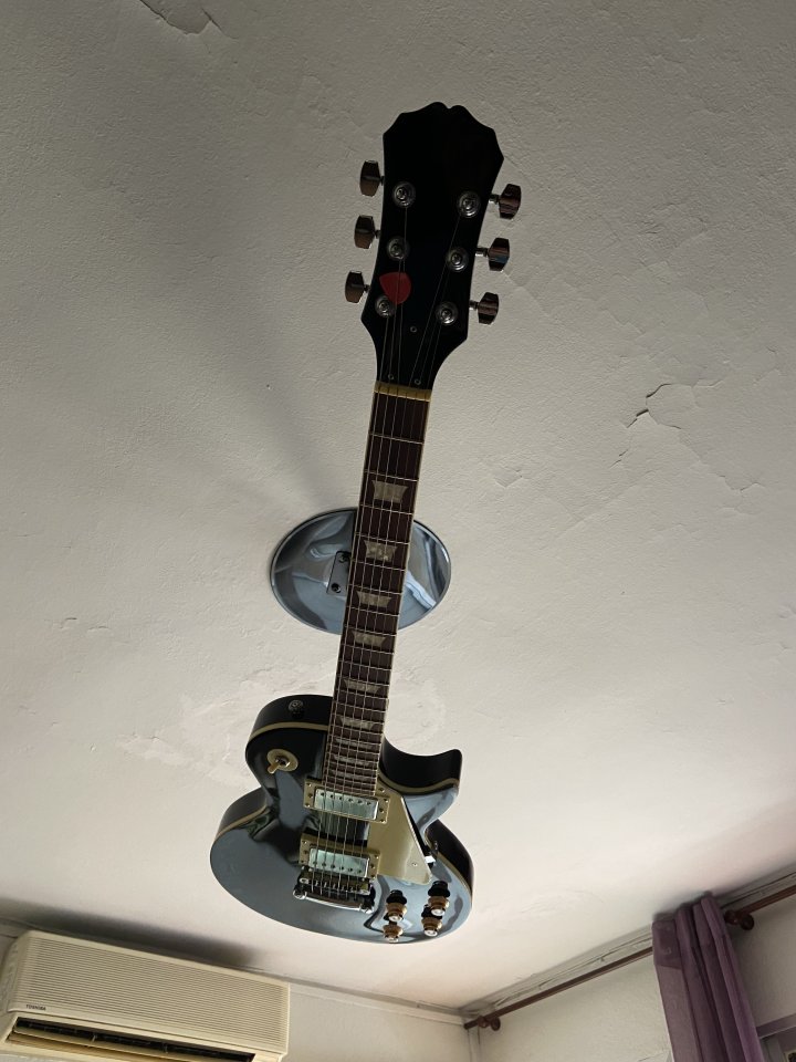 Guitarra Lámpara    Bajada de precio