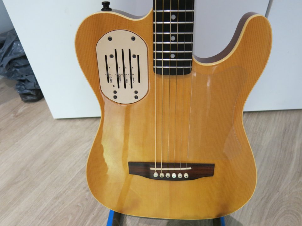 GODIN ACOUSTICASTER de segunda mano · Foto 5 de 10 · Zaragoza · 1300 €
