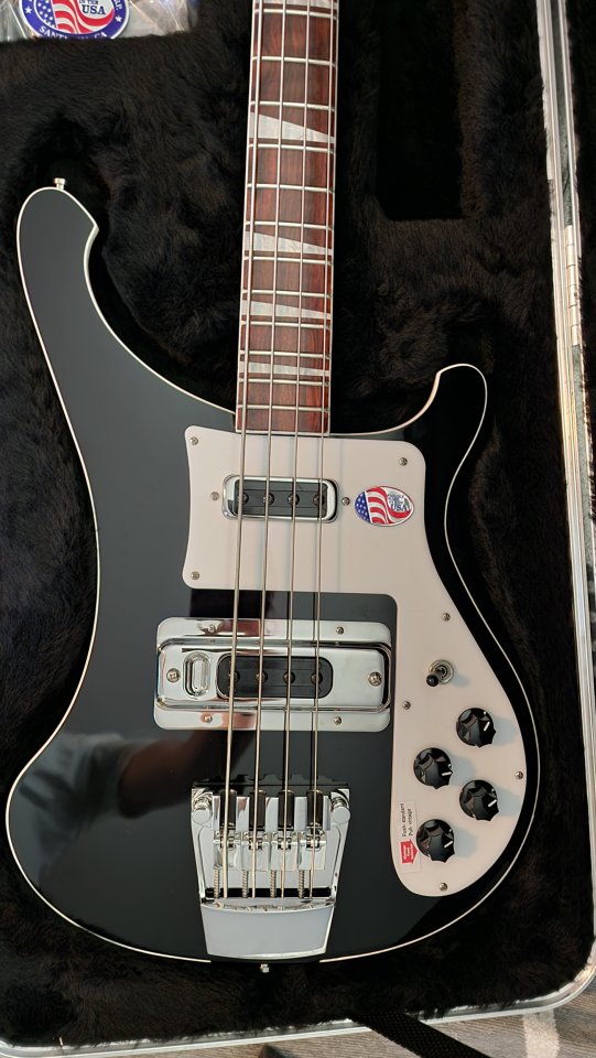 Rickenbacker 4003 Jetglo 2025. Nuevo sin estrenar.