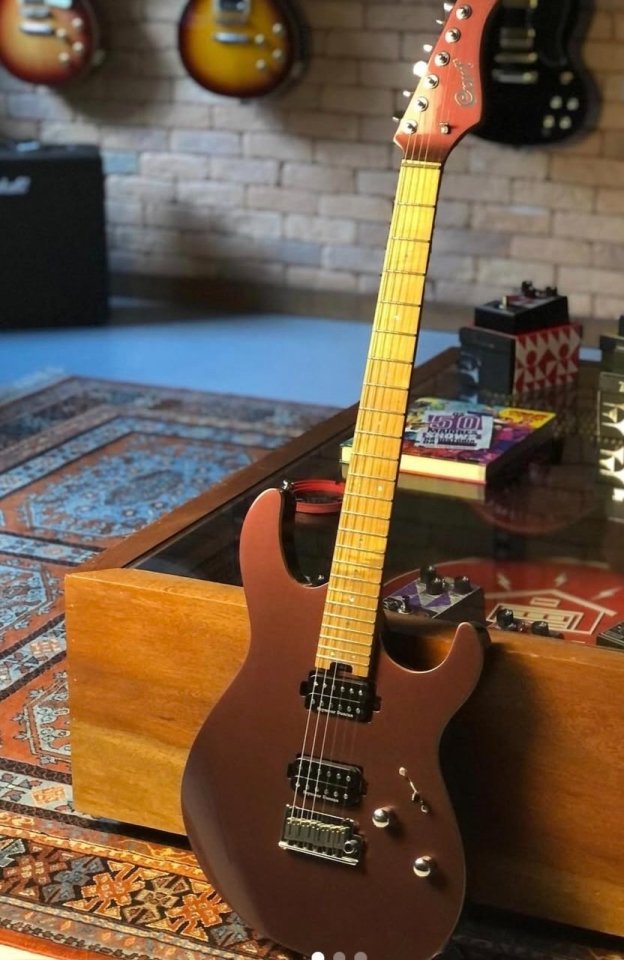 GUITARRA ELÉCTRICA CORT G300 PRO de segunda mano · Foto 2 de 9 · Barcelona · 485 €