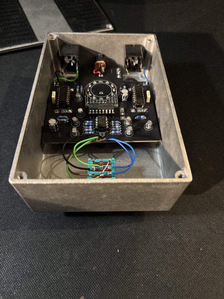 Sonicstage Swarm Analog Harmonizer Pedal de segunda mano · Foto 4 de 4 · Girona · 135 €