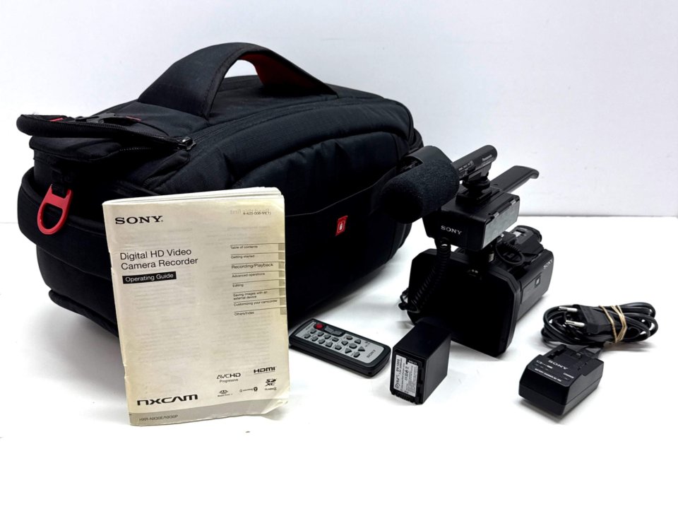 Sony HXR-NX30E Full HD + Asa XLR + Micro Panasonic + Extras de segunda mano · Foto 1 de 9 · Madrid · 1000 €