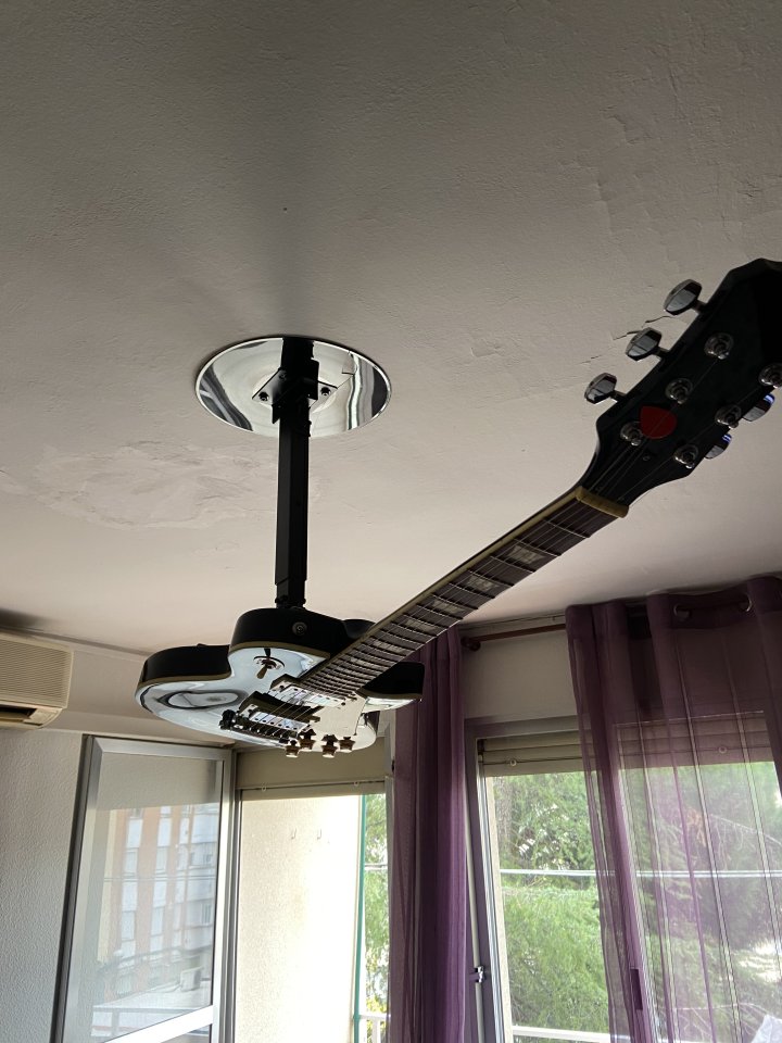 Guitarra Lámpara    Bajada de precio