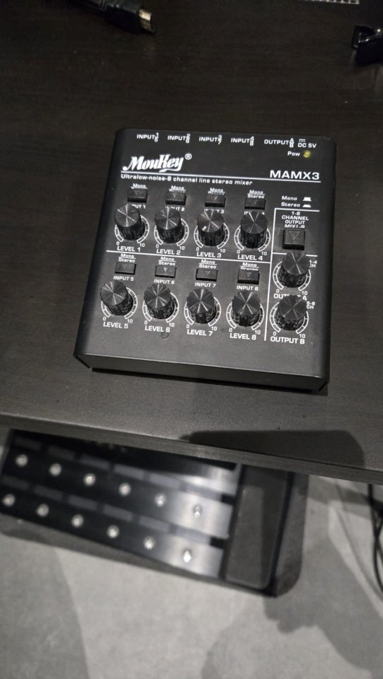 Mezclador audio Moukey MAMX3 de 8 canales mono / stereo