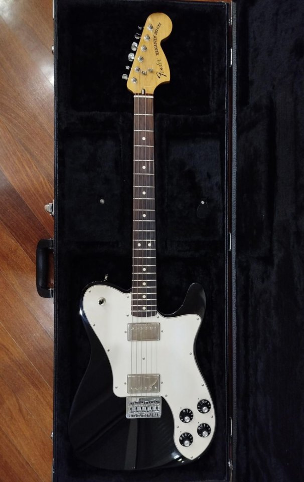 Fender Telecaster deluxe Chris Shiflett de segunda mano · Foto 1 de 4 · Madrid · 1050 €