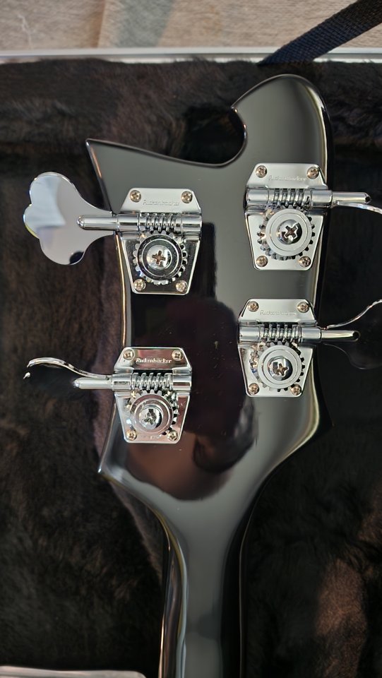 Rickenbacker 4003 Jetglo 2025. Nuevo sin estrenar.