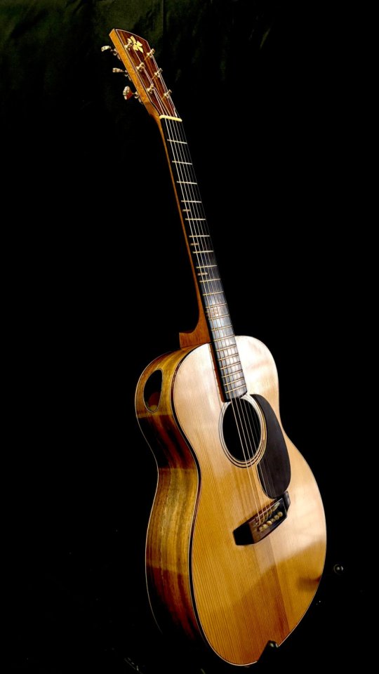 D.Monti Guitarras 00-17 de segunda mano · Foto 1 de 9 · Barcelona · 800 €