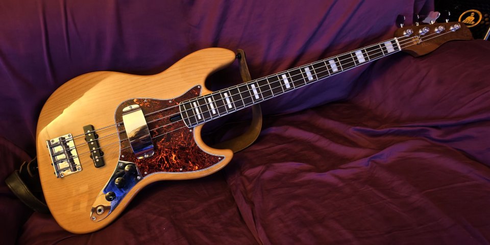 Sire Marcus MIller V5R Nat + Elixir + Dunlop Dual + Tortoise Pickguardian