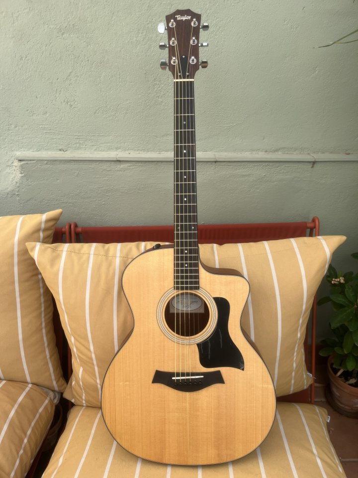Guitarra acústica Taylor 114ce Grand Auditorium de segunda mano · Foto 1 de 9 · Barcelona · 700 €
