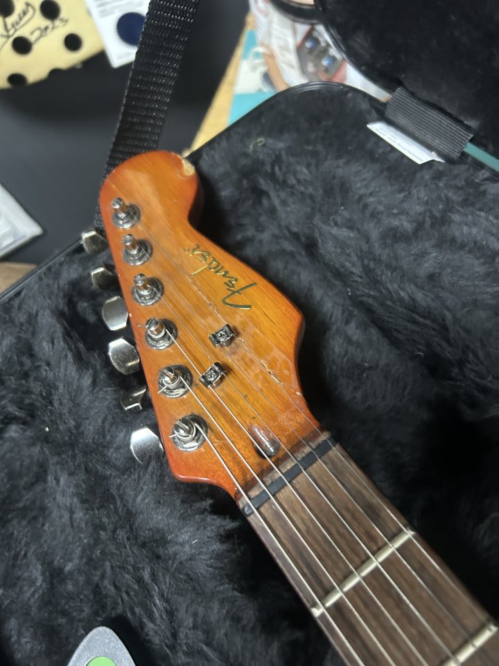 Fender showmaster de segunda mano · Foto 2 de 4 · Sevilla · 250 €