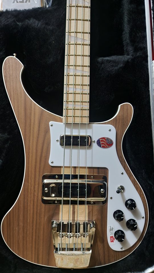 Rickenbacker 4003 Walnut 2025. Nuevo sin estrenar.