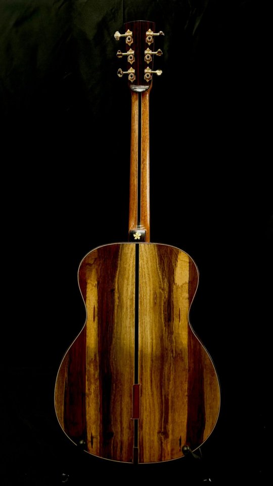 D.Monti Guitarras 00-17 de segunda mano · Foto 3 de 9 · Barcelona · 800 €