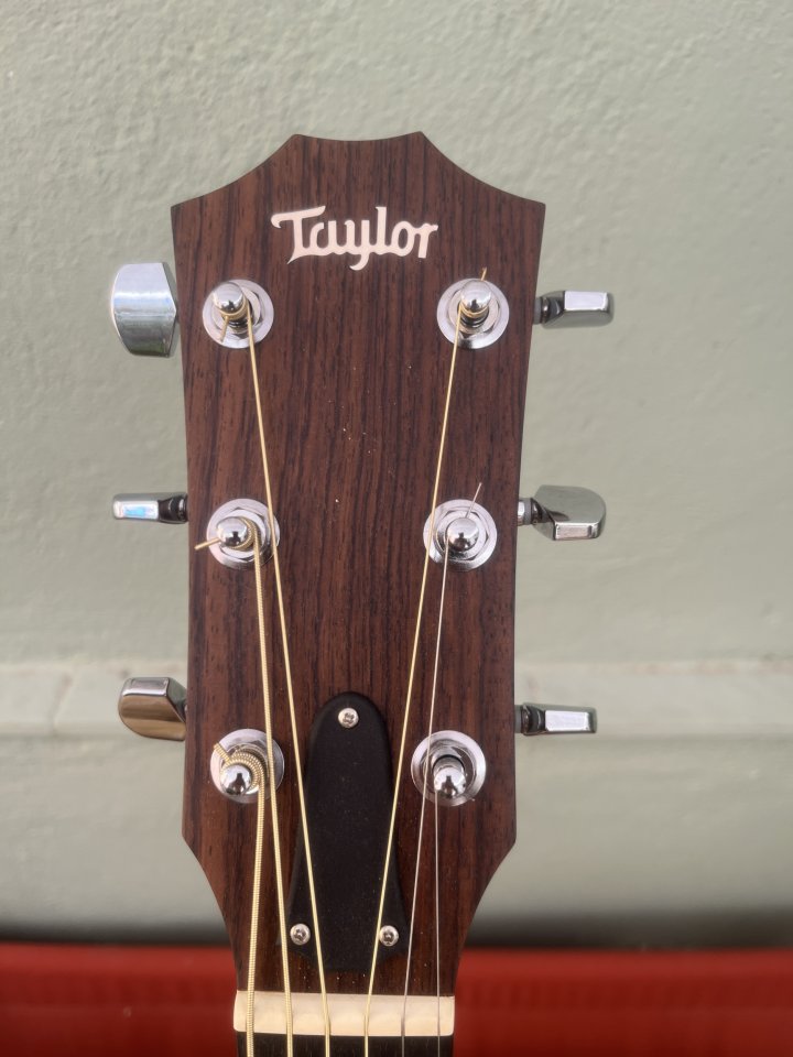 Guitarra acústica Taylor 114ce Grand Auditorium de segunda mano · Foto 2 de 9 · Barcelona · 700 €