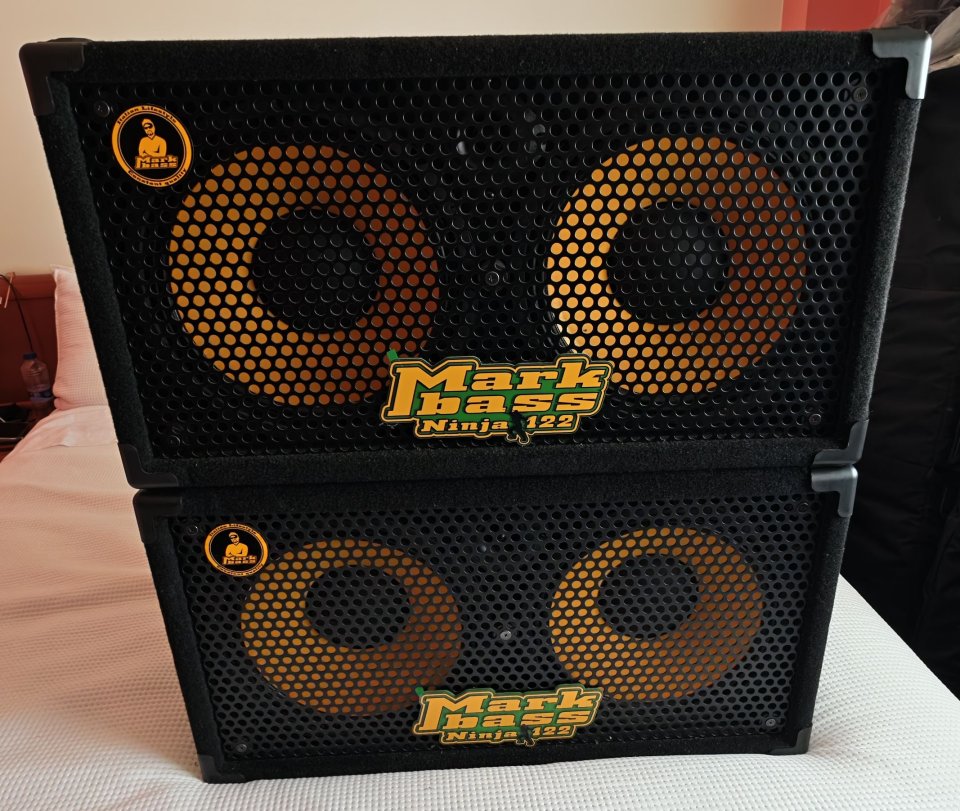 Dos Pantallas bajo Markbass NY Ninja 122 + fundas acolchadas NUEVAS de segunda mano · Foto 2 de 10 · Lugo · 650 €