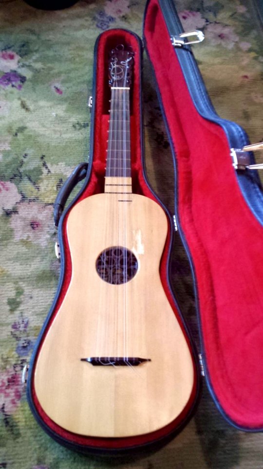 Vendo guitarra barroca