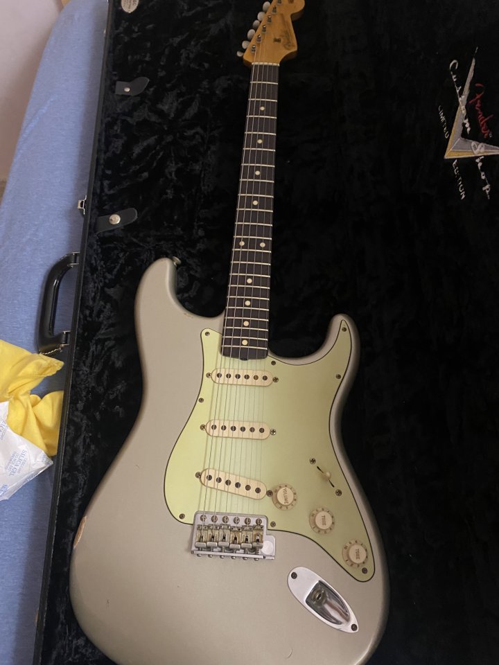Fender stratocaster custom shop ed limitada