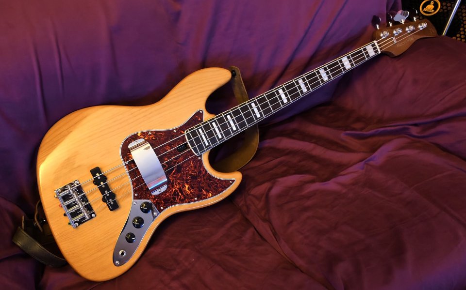 Sire Marcus MIller V5R Nat + Elixir + Dunlop Dual + Tortoise Pickguardian