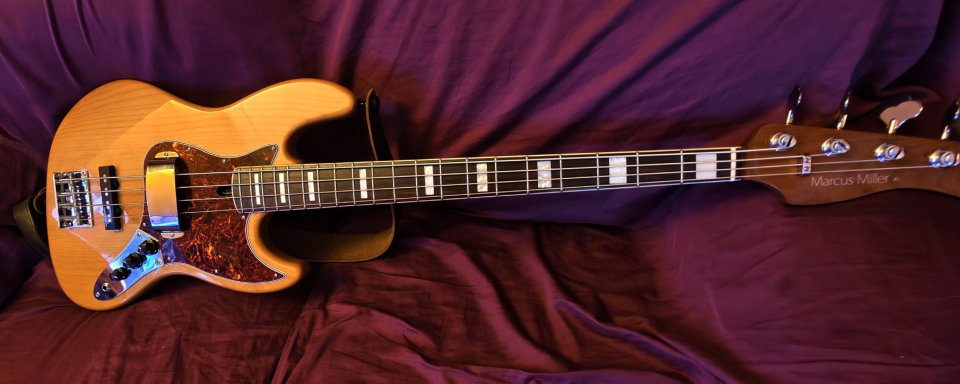 Sire Marcus MIller V5R Nat + Elixir + Dunlop Dual + Tortoise Pickguardian