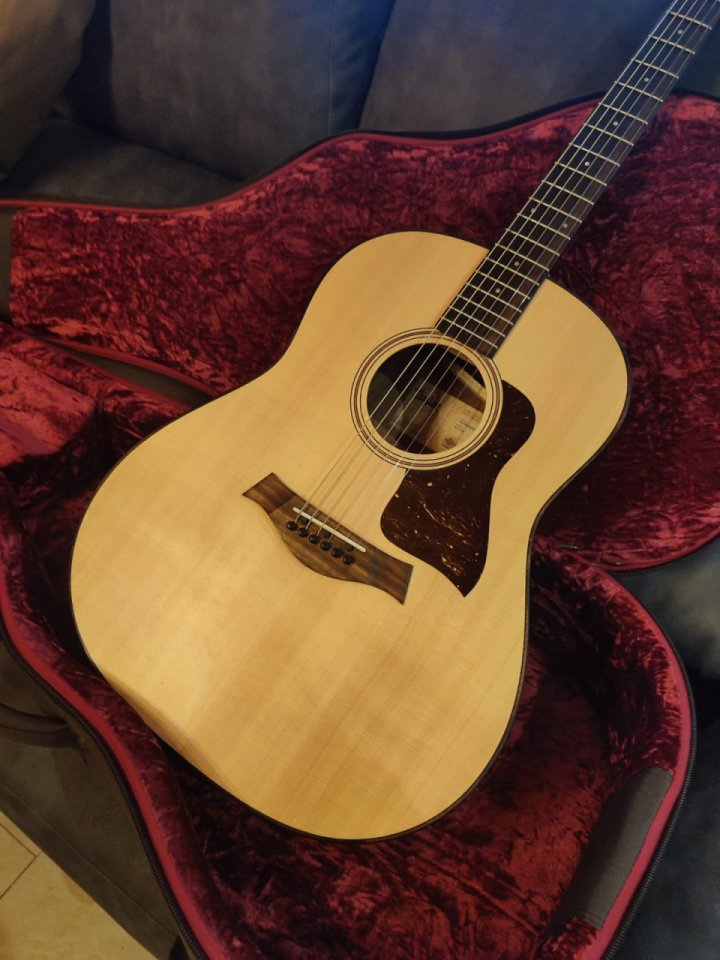 Taylor ad17e de segunda mano · Foto 1 de 9 · Alicante · 950 €