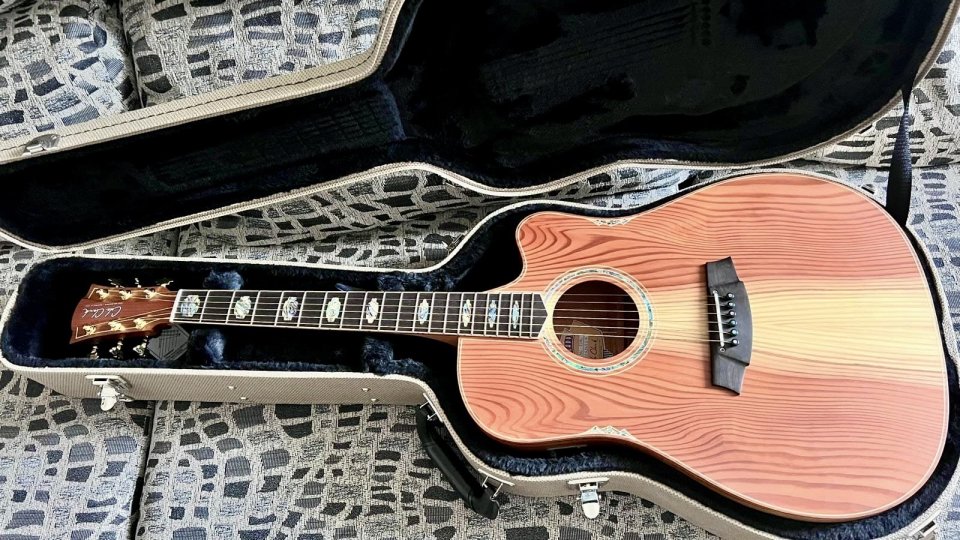 Guitarra acústica COLE CLARK FAT LADY 3 FL3EC-RDBL. de segunda mano · Foto 1 de 10 · Madrid · 2750 €