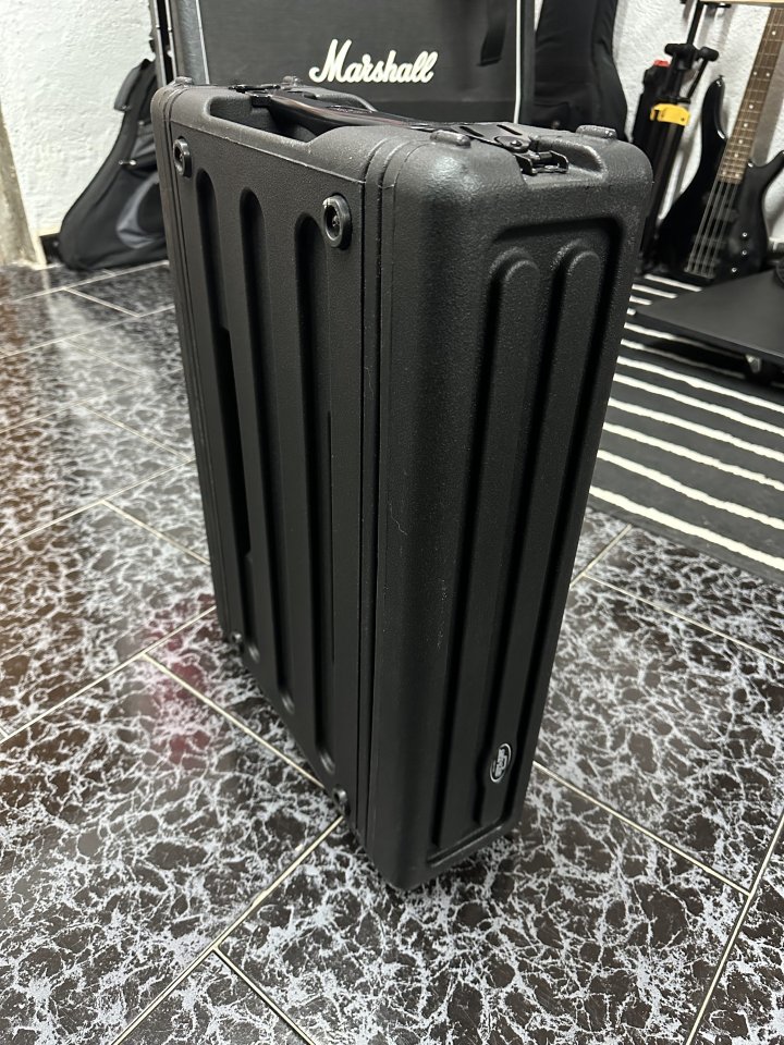 SKB Roto-Molded 2U Shallow Rack