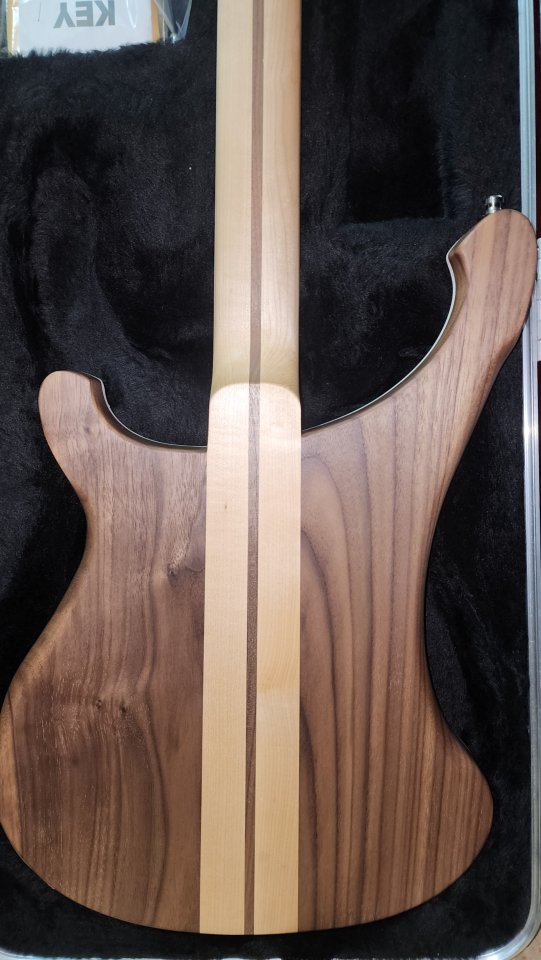 Rickenbacker 4003 Walnut 2025. Nuevo sin estrenar.