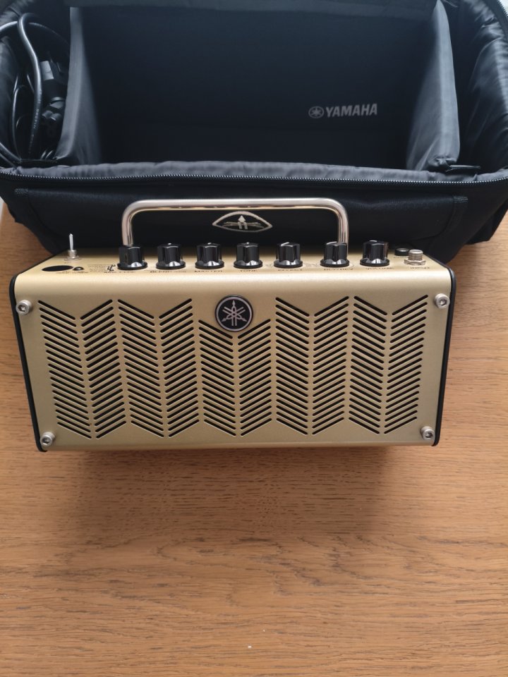 Amplificador Yamaha thr5A de segunda mano · Foto 2 de 5 · Cádiz · 145 €