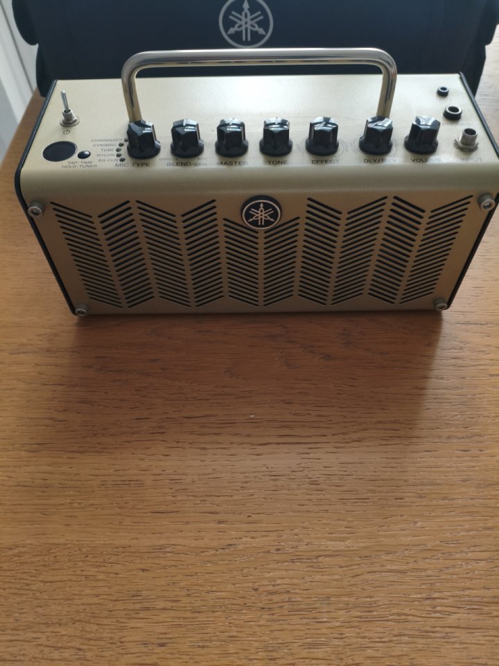 Amplificador Yamaha thr5A de segunda mano · Foto 3 de 5 · Cádiz · 145 €