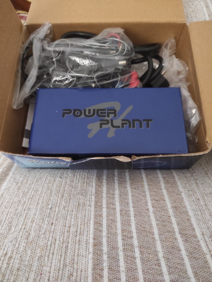 Harley Benton power plant de segunda mano · Foto 2 de 3 · Valencia · 28 €